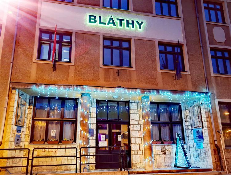 Ünnepi fényekbe öltözött a Bláthy