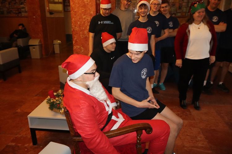 Mikulás-járás a Bláthyban – ahogy nálunk szokás