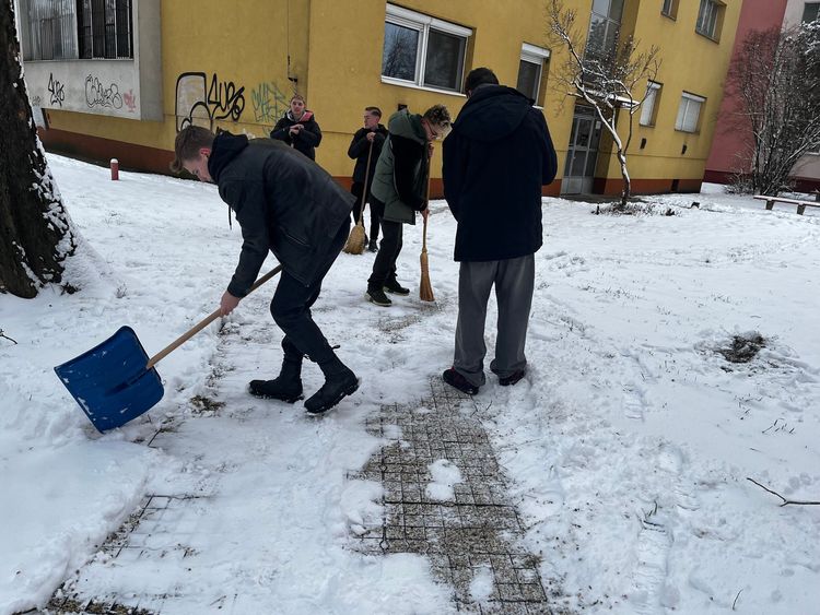 Hólapátolásra fel – Bláthy módra