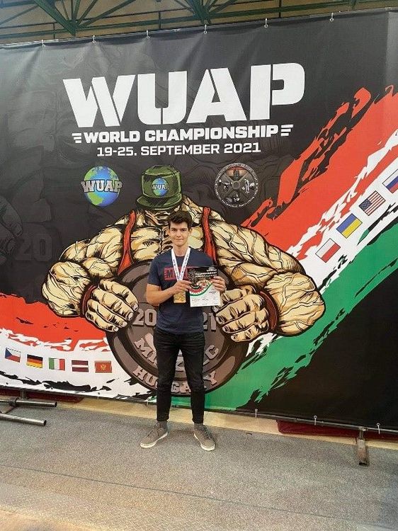Gazdafi Richárd 10.B osztályos tanuló 17 évesen világbajnok