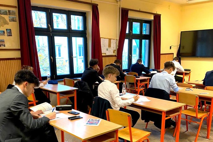 Matematika próbaérettségi a Bláthyban!