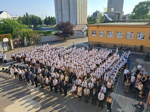 Ünnepélyesen megnyitottuk iskolánk 75. jubileumi tanévét